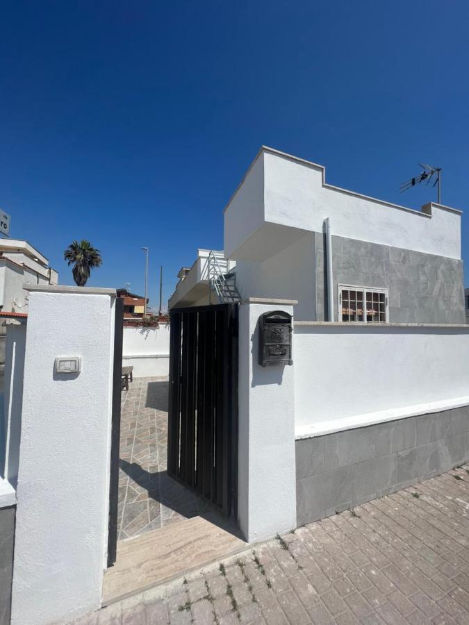 Villa Pisola Fiumicino Airport - Seafront Exterior foto